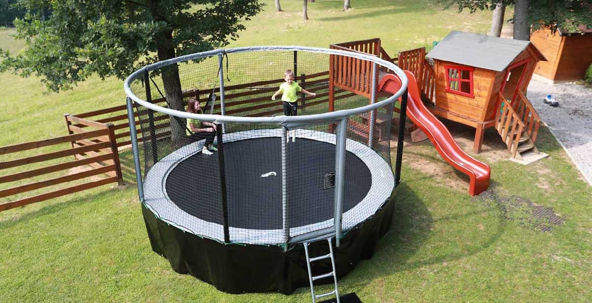 Trampoline Care In Winter Great Tips Akrobat